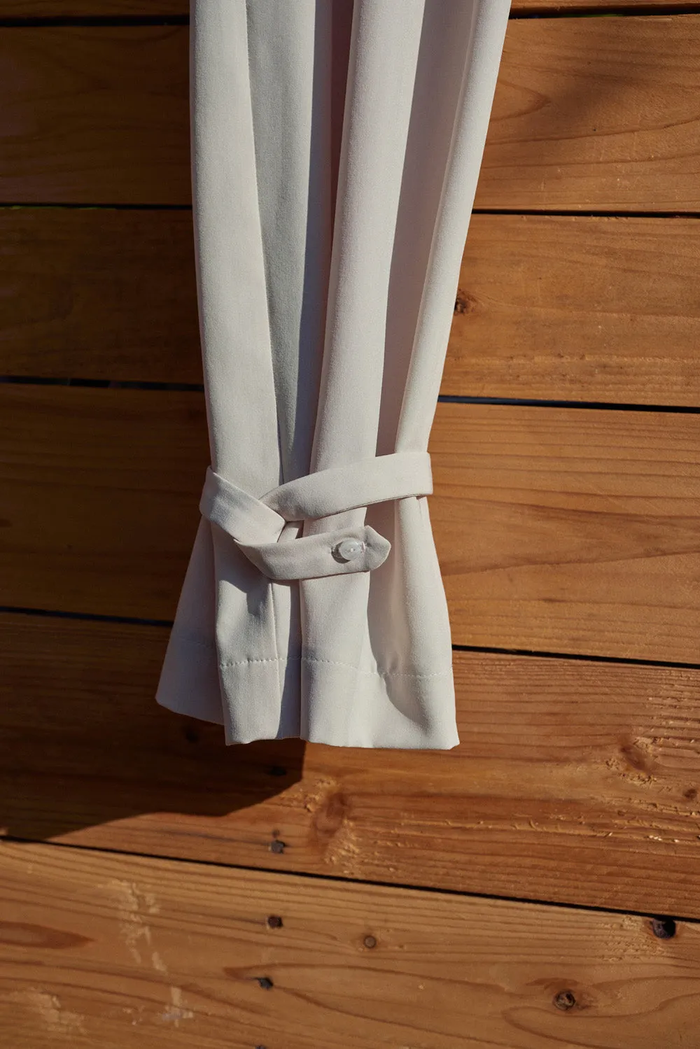 Special cut-out two-way trousers