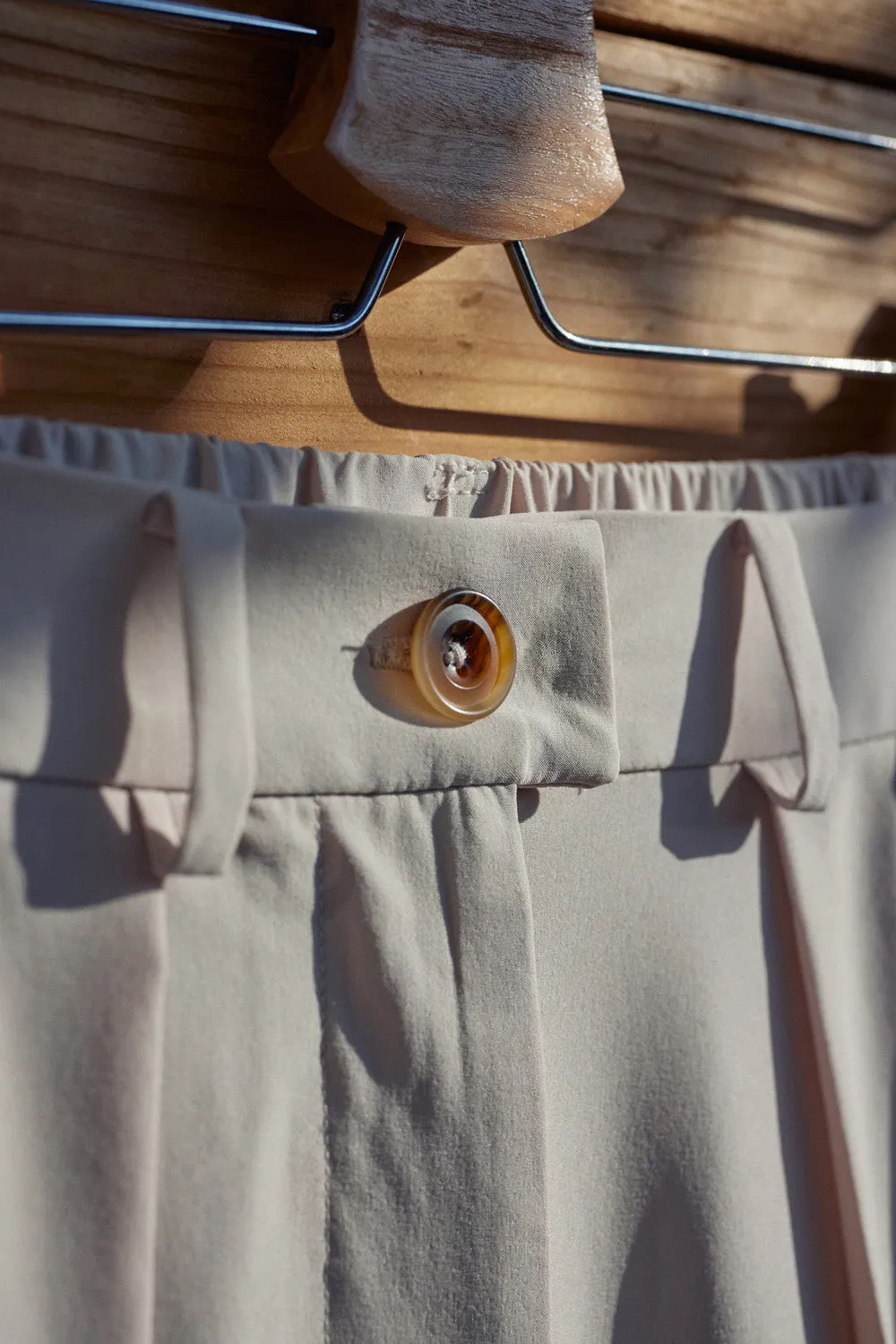 Special cut-out two-way trousers